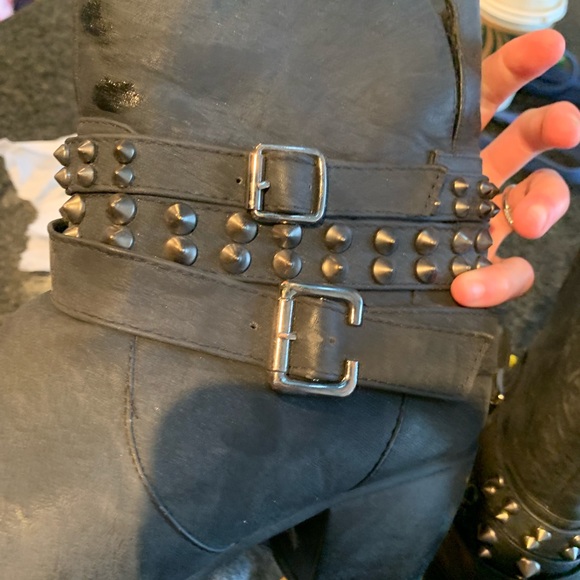 Booties - Picture 3 of 4